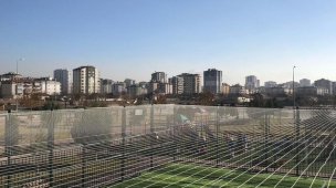 Сетка для ограждения от вылета мяча со спортивной площадки г. Санкт-Петербург, ячейка 50x50 мм, нить 4 мм, цвет белый